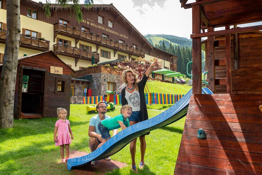 Ski & Wellness Residence Druzba Demanovska Dolina Exteriör bild